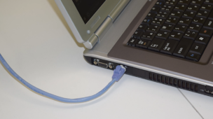 有線ケーブルでインターネットへ接続する方法